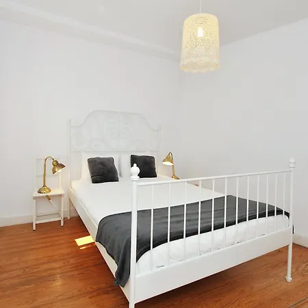 Vintage & In Bairro Alto Apartment